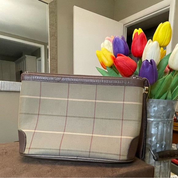 Burberrys plaid cosmetic pouch - Picture 3 of 9